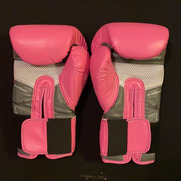 Elite Women’s Protex Training Gloves - Picture 8 of 10